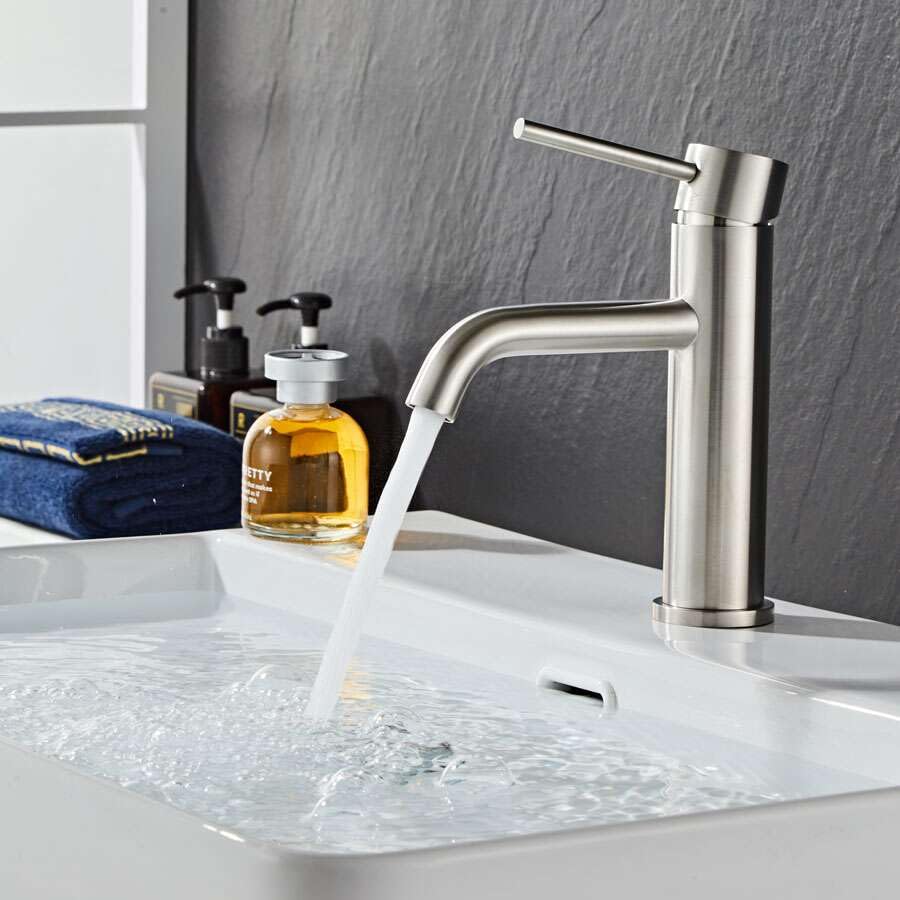 Küchenarmatur mit 360° Schwenkauslauf – Hochwertiger Wasserhahn aus Messing mit Zugbrause & Keramikkartusche